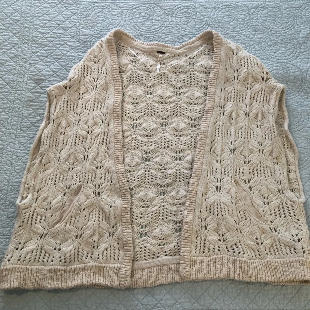 Free People Lili ivory sleeveless cardigan sweater vest cape. Medium - Picture 3 of 12